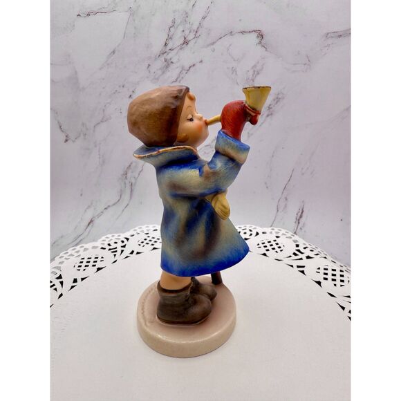 Hummel Hear Ye, Hear Ye, #15/0, TMK5, 1970s, Germany, Boy Blowing horn - Picture 3 of 10